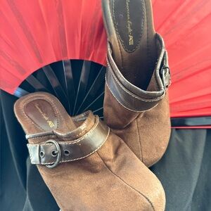 American Eagle Brown Slip-On Women's wedge strapless Shoes